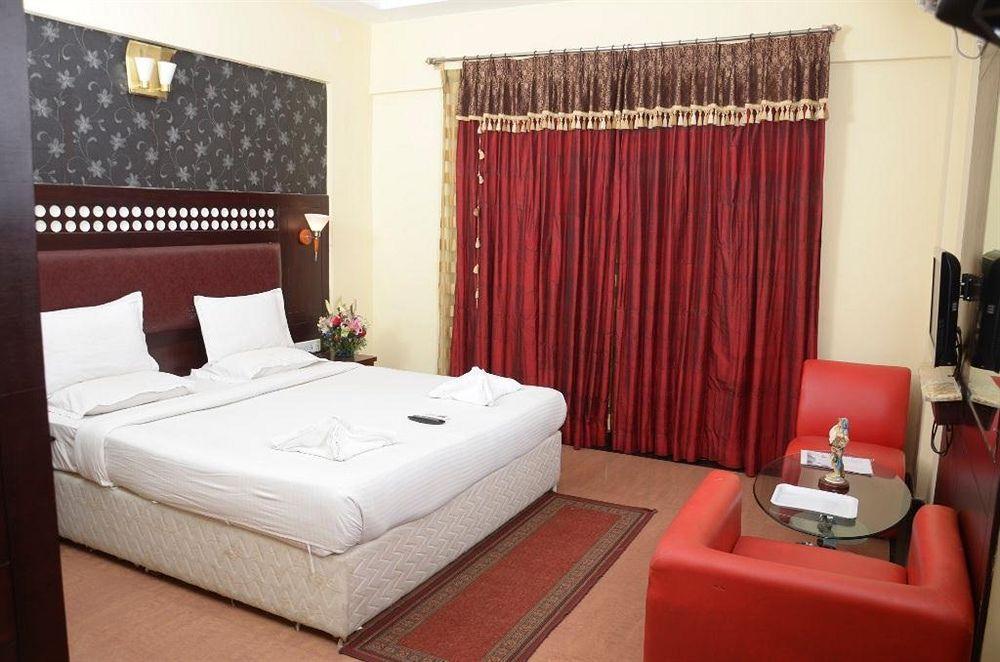 Solitaire Suites Bangalore Bagian luar foto